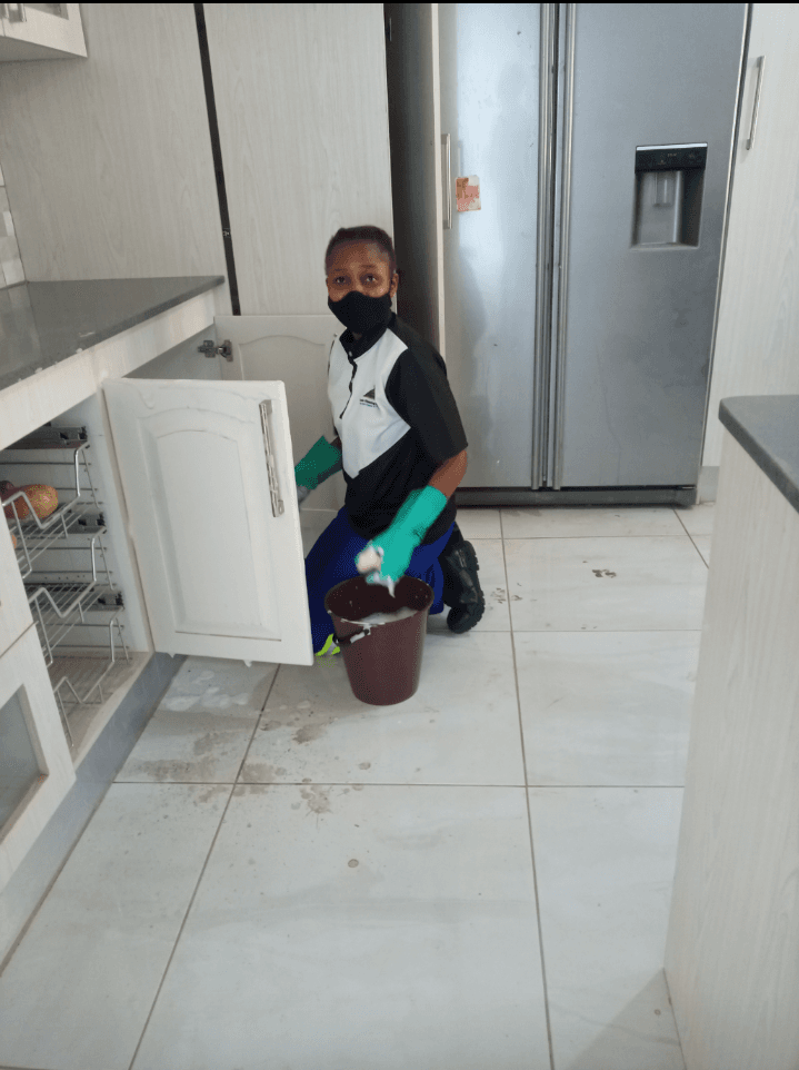 Cleaning service with equipment and supplies Cleaning service with equipment and supplies