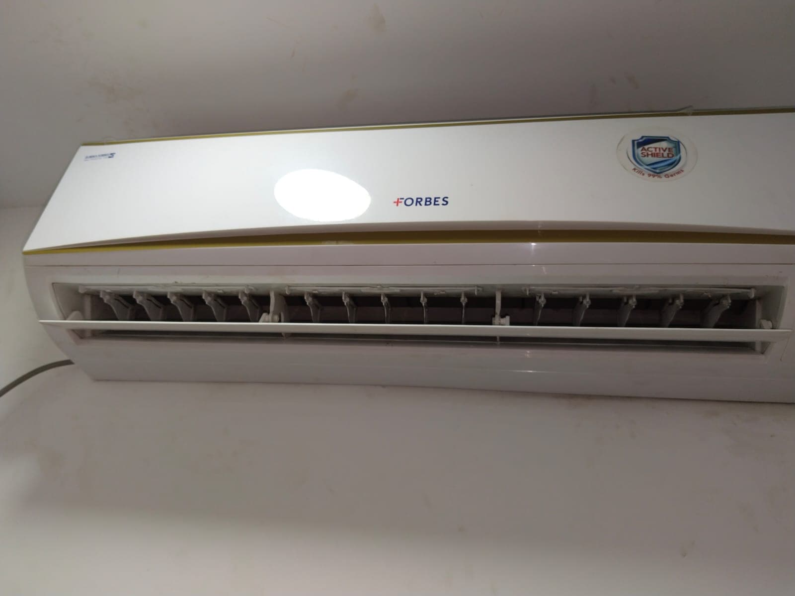 Air conditioner repair technician Air conditioner repair technician