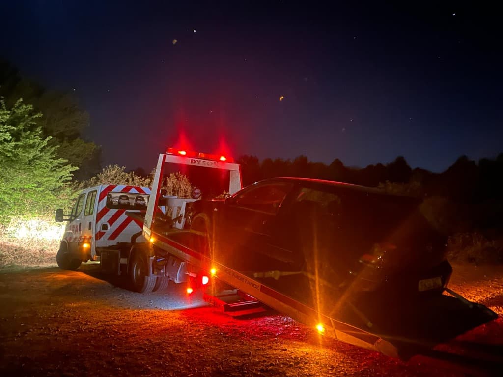 recovery truck transporting vehicles recovery truck transporting vehicles